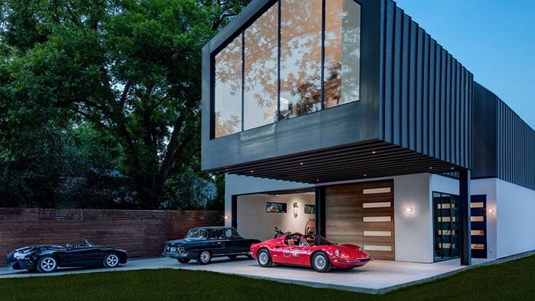 Ονειρικό σπίτι για τους συλλέκτες αυτοκινήτων