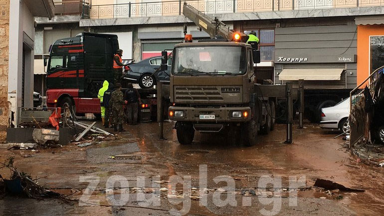 Αυτοψίες διενεργούν τεχνικά κλιμάκια του υπ. Υποδομών και Μεταφορών στις πληγείσες περιοχές της Δυτ. Αττικής