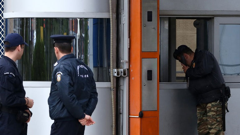 ΕΔΕ για την επιδρομή του Ρουβίκωνα στο υπουργείο διέταξε το Γενικό Επιτελείο Εθνικής Άμυνας