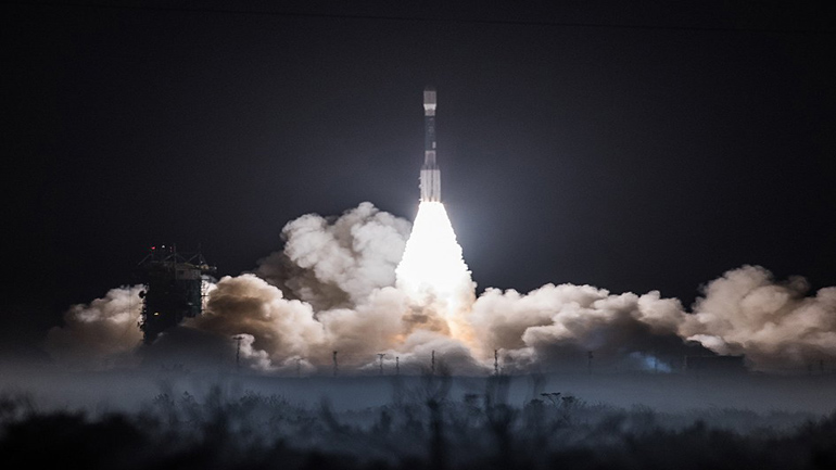 Η NASA εκτόξευσε τον Delta II