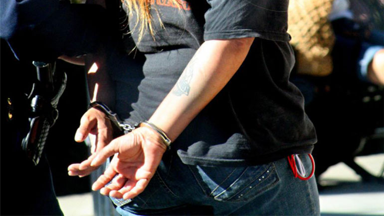 Μυτιλήνη: Συνελήφθησαν για κλοπή τροφίμων