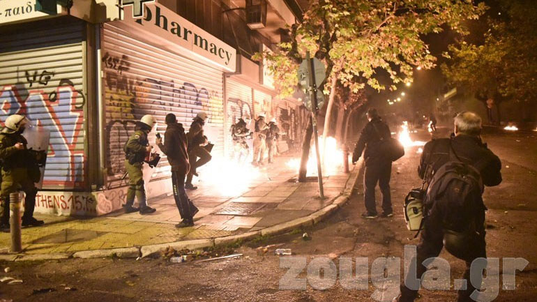 Με βαριές κατηγορίες στον εισαγγελέα οι συλληφθέντες για τα χτεσινά επεισόδια στα Εξάρχεια Με βαριές κατηγορίες στον εισαγγελέα οι συλληφθέντες για τα χτεσινά επεισόδια στα Εξάρχεια