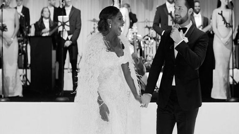 Τα 3 παραμυθένια νυφικά που άλλαξε η Serena Williams και τα Nike αθλητικά που έκλεψαν την παράσταση!