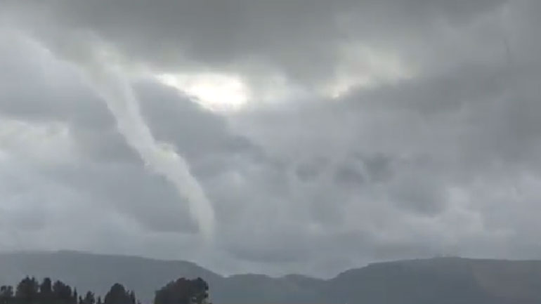 Υδροστρόβιλος στον κάμπο της Ζακύνθου