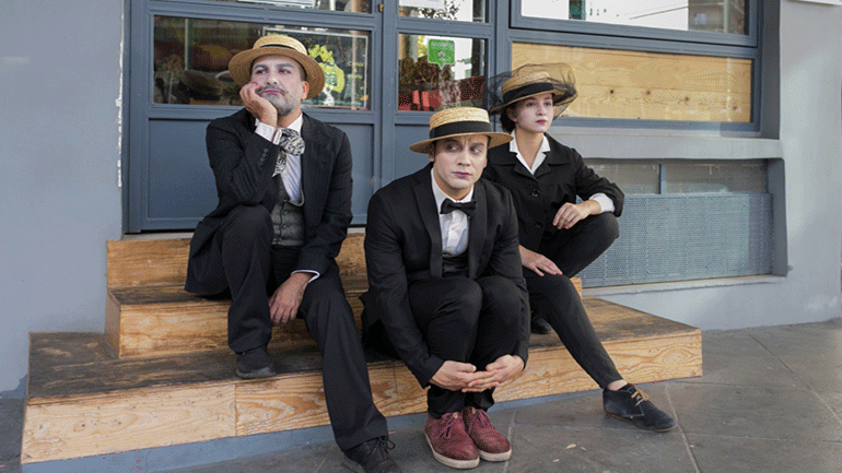 «Έξω χιονίζει» στο Θέατρο Επί Κολωνώ