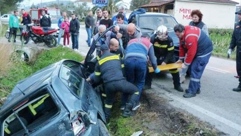 Καμένα Βούρλα: Τραυματίστηκε σοβαρά 42χρονος σε τροχαίο