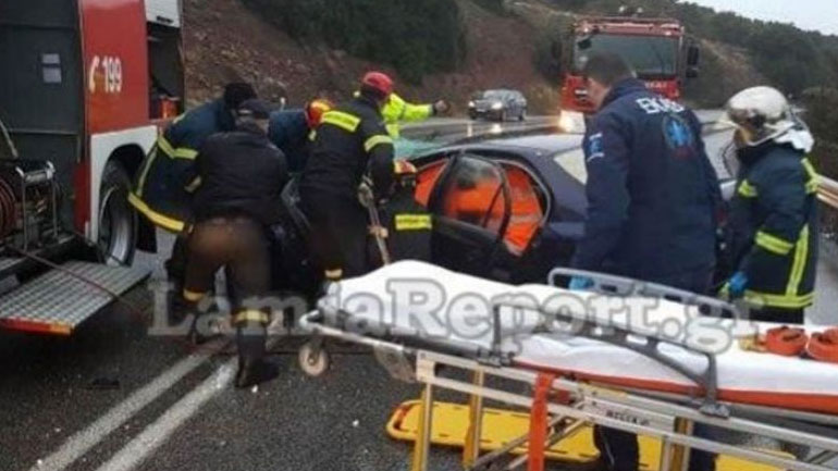 Ιτέα: Γονείς και παιδιά τραυματίες σε τροχαίο – Τους απεγκλώβισε η Πυροσβεστική