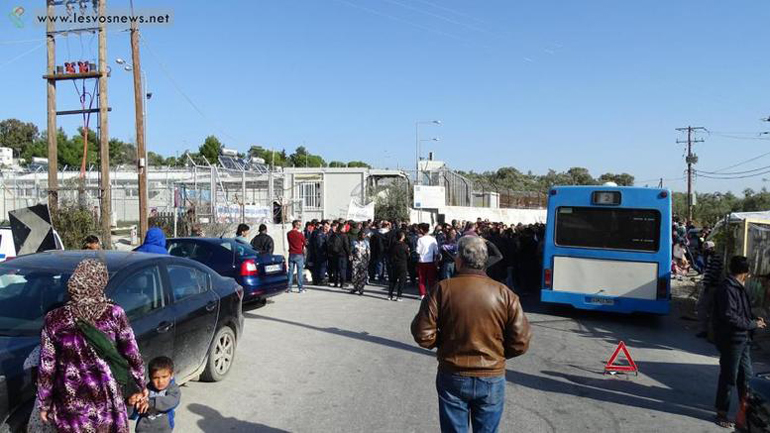 Λέσβος: Απεργία με συγκέντρωση κατοίκων και αντισυγκέντρωση μεταναστών