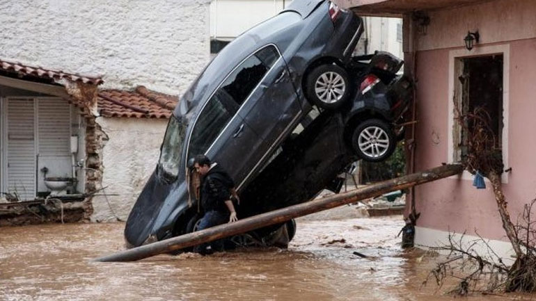 Στις 1.154 οι αυτοψίες σε Μάνδρα και Νέα Πέραμο από τους μηχανικούς του υπουργείου Υποδομών