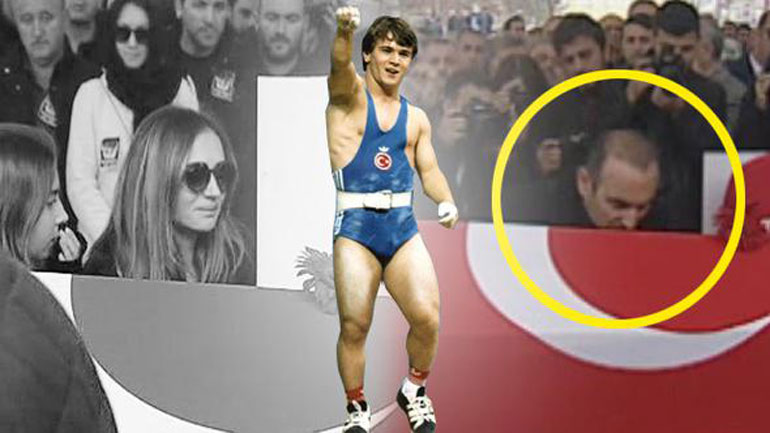 O Βαλέριος Λεωνίδης αποχαιρετά τον Ναΐμ Σουλεϊμάνογλου