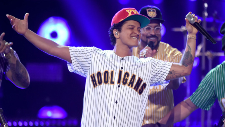 Ο Μπρούνο Μαρς έφυγε με έξι βραβεία από την 45η Τελετή Απονομής των American Music Awards