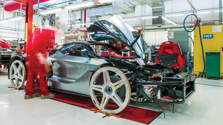 Στα άδυτα της διασημότερης μάρκας του κόσμου