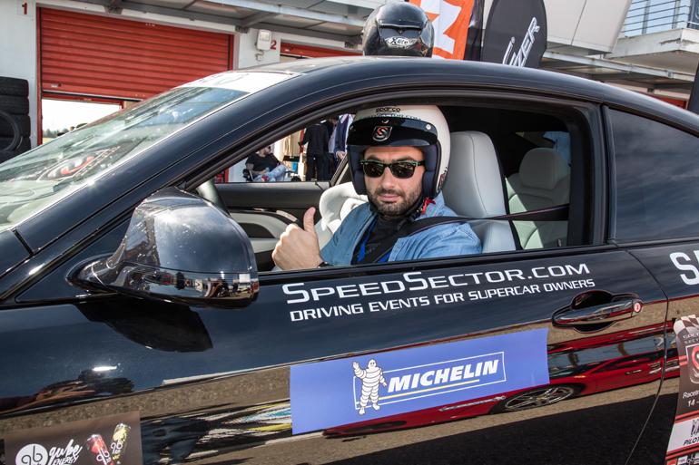 Στο αυτοκινητοδρόμιο της πόλης των Σερρών βρεθήκαμε για να δοκιμάσουμε το νέο Michelin Pilot Sport 4S σε αληθινές συνθήκες. Η παρουσίαση πραγματοποιήθηκε παράλληλα με μία ακόμα ξεχωριστή εκδήλωση με σπορ αυτοκίνητα της SpeedSector