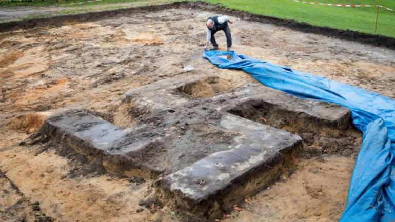 Τεράστια σβάστικα κάτω από γήπεδο του Αμβούργου