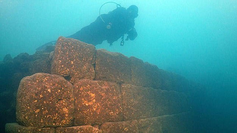 Ανέλπιστο αρχαιολογικό εύρημα στη λίμνη Βαν
