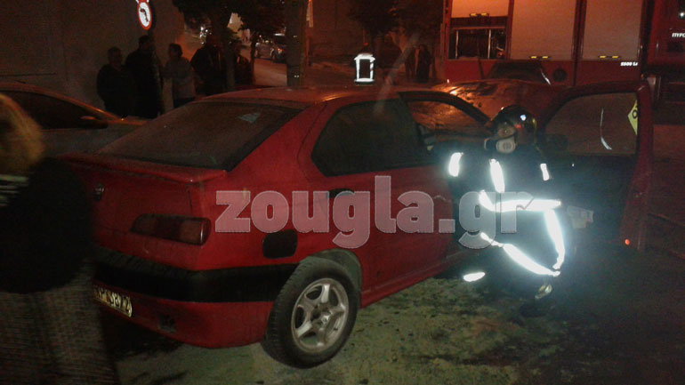 Αυτοκίνητο έπιασε φωτιά εν κινήσει στον Άγιο Δημήτριο