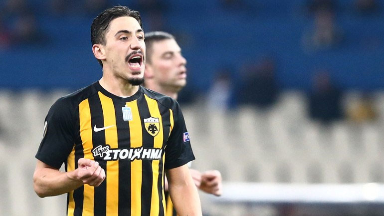 Σιμόες: «Ο μάνατζέρ μου μιλάει με την ΑΕΚ για νέο συμβόλαιο»