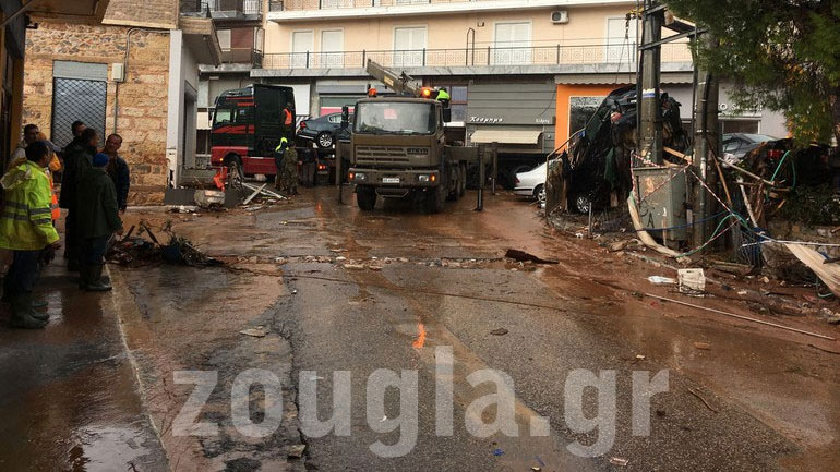 Bloomberg: Τροπικά χαρακτηριστικά είχε η φονική καταιγίδα στη Δυτική Αττική