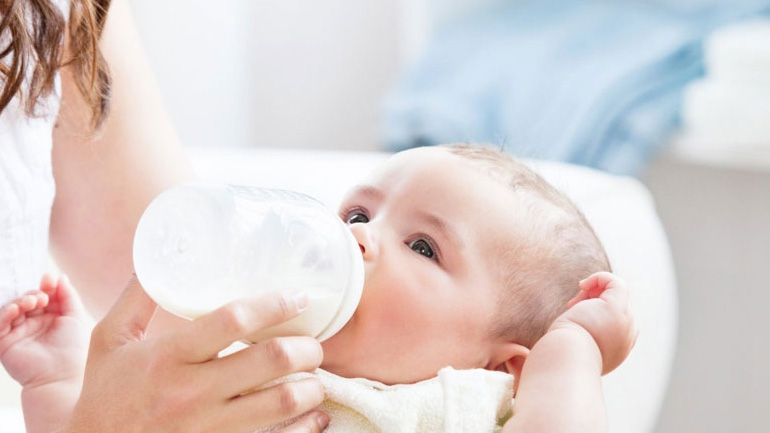 Μειώνονται οι γεννήσεις παιδιών από έφηβες παγκοσμίως