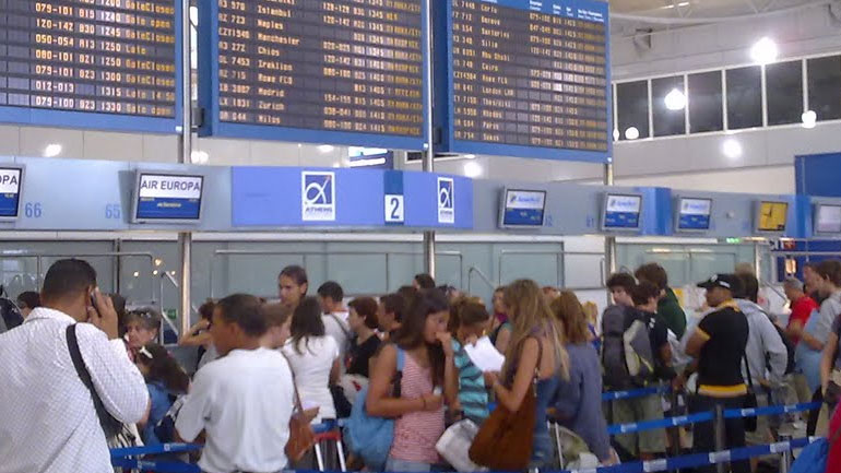 Άνδρες στο Ελ. Βενιζέλος προσποιήθηκαν το ανδρόγυνο για να φύγουν από την Ελλάδα