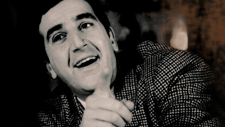 «Showtime»: Το βιβλίο του  Γιώργου Κωνσταντίνου στον Ιανό