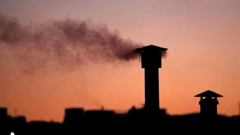 Αυξημένη συγκέντρωση σωματιδίων στην ατμόσφαιρα λόγω καύσεων για θέρμανση