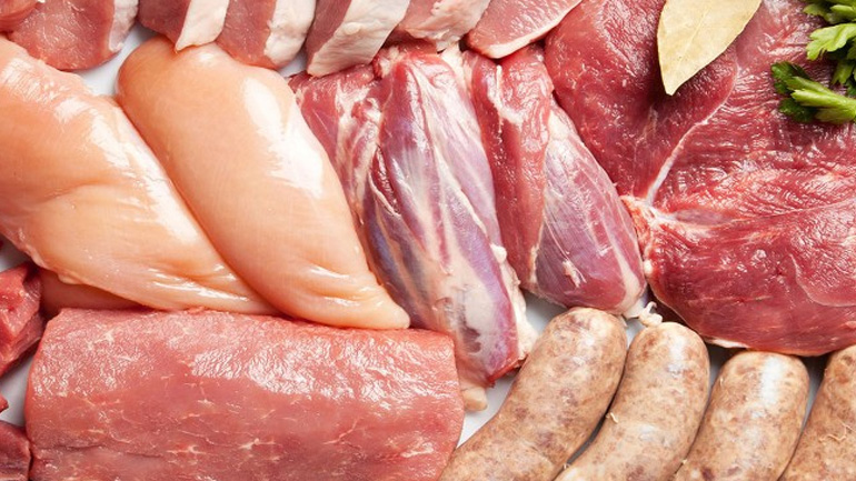 Δέσμευση ακατάλληλων κρεάτων σε επιχείρηση του Πειραιά