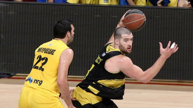 Ανακοίνωσε Καββαδά η ΑΕΚ