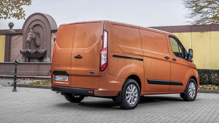 Δυναμικό, κομψό και απόλυτα πρακτικό το νέο Transit Custom