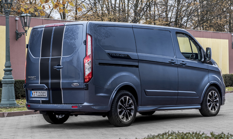 Το σπορ μοιάζει λες και έχει ξεπηδήσει από κάποιον οίκο βελτιώσεων