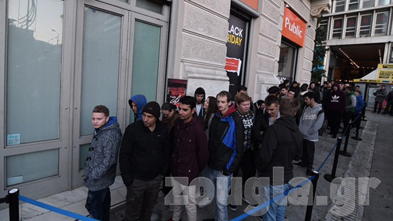 Ουρές στα καταστήματα λόγω Black Friday