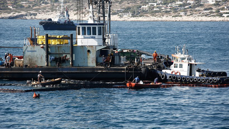 Συνεχίζεται η ανέλκυση του «Αγ. Ζώνη»
