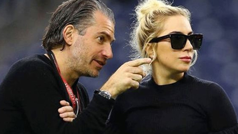 Lady Gaga: Ο σύντροφός της έκανε τατουάζ για εκείνη και σόκαρε το διαδίκτυο