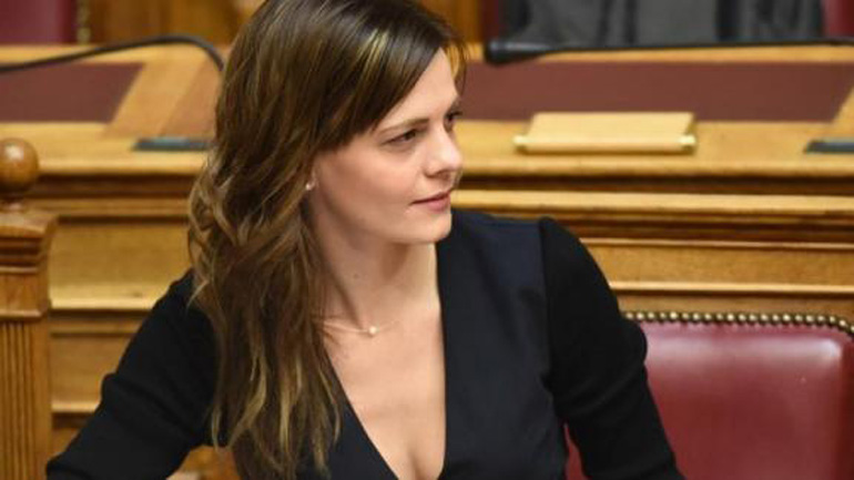 Η Ε. Αχτσιόγλου στο facebook για την διαδικασία χορήγησης κοινωνικού μερίσματος