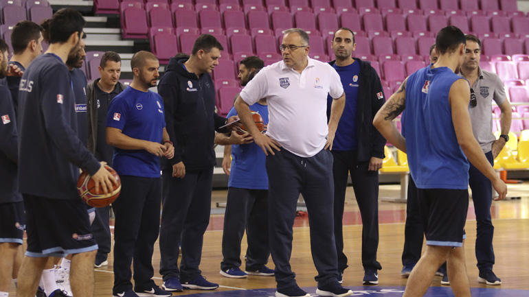 Κάκωση στον ώμο ο Κόνιαρης