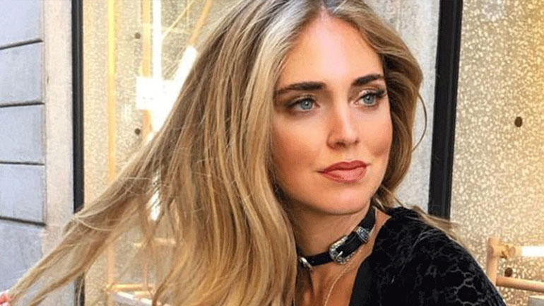 Chiara Ferragni: Ποζάρει με μαγιό στον 6ο μήνα της εγκυμοσύνης της