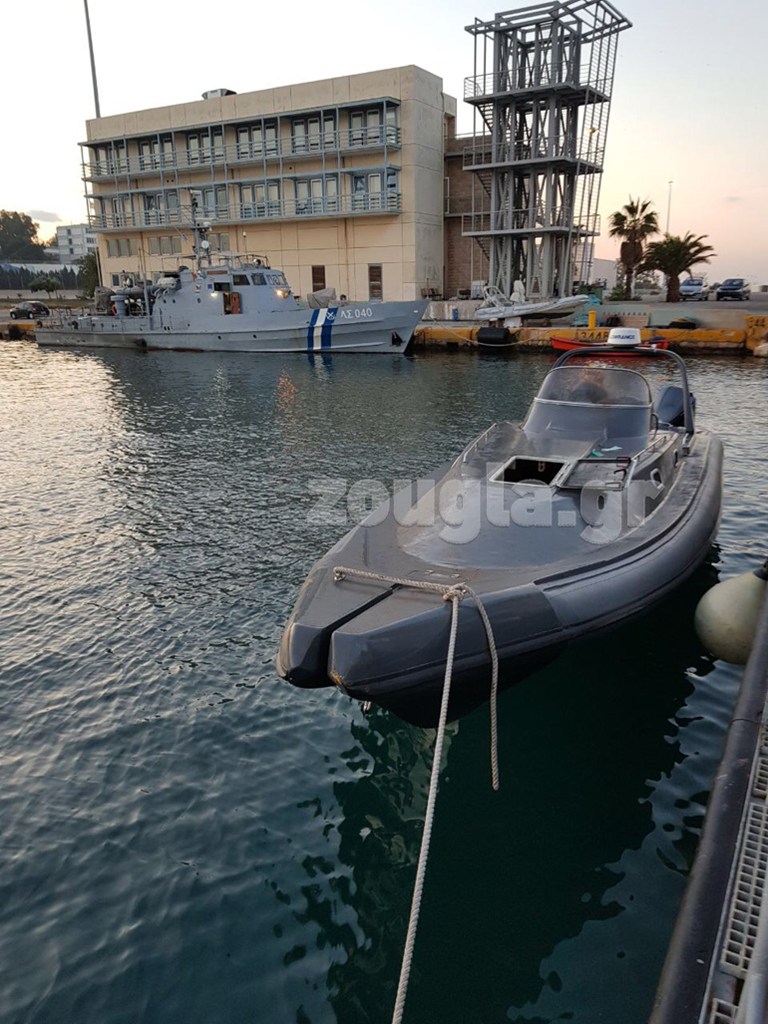 Το ταχύπλοο σκάφος με το οποίο οι ναρκέμποροι μετέφεραν την τεράστια ποσότητα ναρκωτικών
