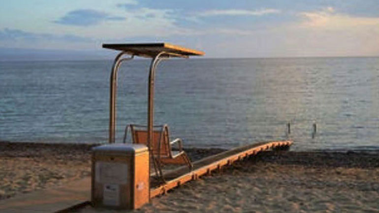 Μηχανισμοί σε θάλασσες και παραλίες για την πρόσβαση των ΑμεΑ