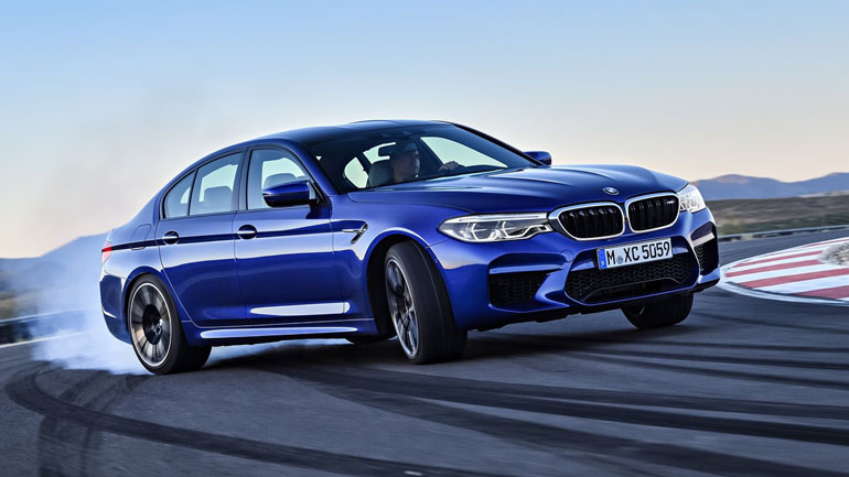 Με τη νέα BMW M5 δεν μένει ίχνος ελαστικού! Με τη νέα BMW M5 δεν μένει ίχνος ελαστικού!