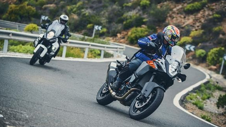 KTM και Husqvarna: 16 κούκλες προς διάθεση
