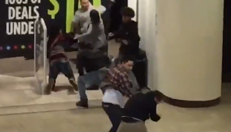 Black Friday: Δείτε το απίστευτο «ξύλο» για τις προσφορές