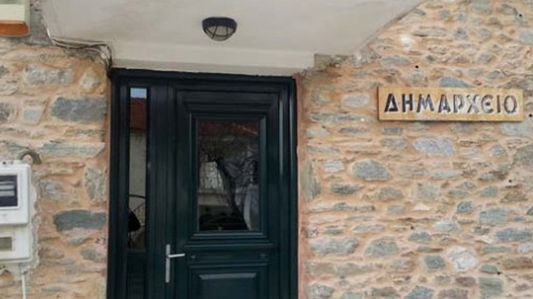 Δύο διαρρήξεις σε δημαρχεία στη Λάρισα