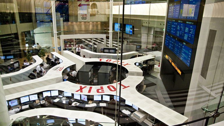 Έκλεισε με πτώση το Τόκιο