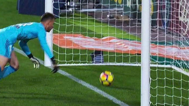 Σάλο προκάλεσε η ακύρωση κανονικού γκολ του Μέσι στο «Μεστάγια»