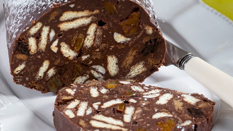 Κορμός σοκολάτας με φουντούκια και σταφίδες