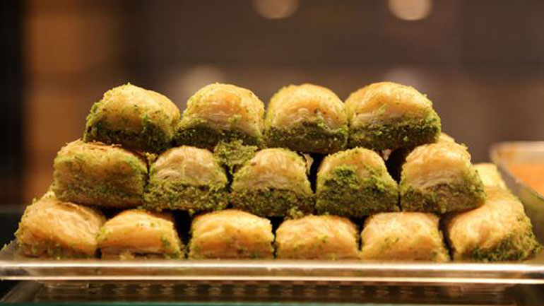 Τουρκία: Ο Ερντογάν συλλαμβάνει ακόμη και τους μπακλαβατζήδες