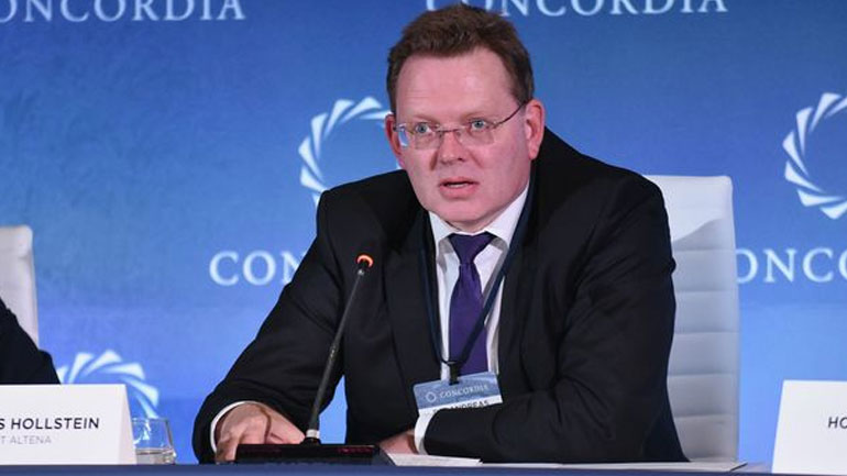 Γερμανία: Επίθεση με μαχαίρι δέχθηκε ο δήμαρχος του Ζάουερλαντ, λόγω της πολιτικής του για τους πρόσφυγες