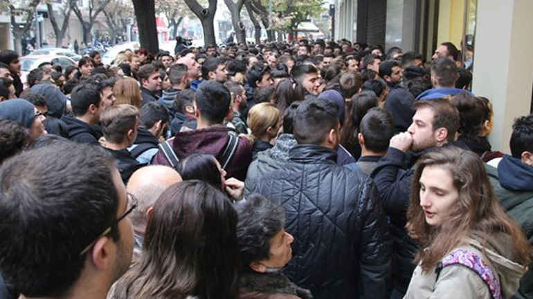 Μπαράζ παραβάσεων σε πολυκαταστήματα τη Black Friday