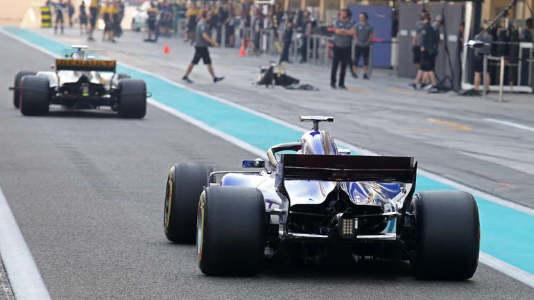 Παρέμειναν στο Άμπου Ντάμπι οι ομάδες της F1 Παρέμειναν στο Άμπου Ντάμπι οι ομάδες της F1