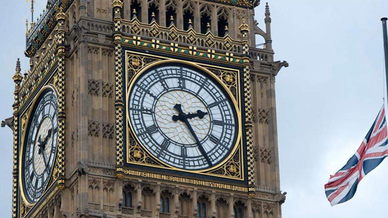 Οι τράπεζες στη Βρετανία θα άντεχαν κι ένα «άτακτο» Brexit